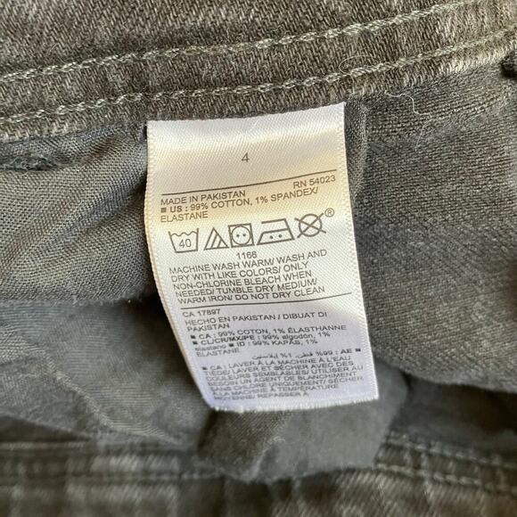 Old Navy Sz 4 OG Straight Black Washed Ripped Jean Overalls Stretchy Mom Jean - Picture 11 of 16